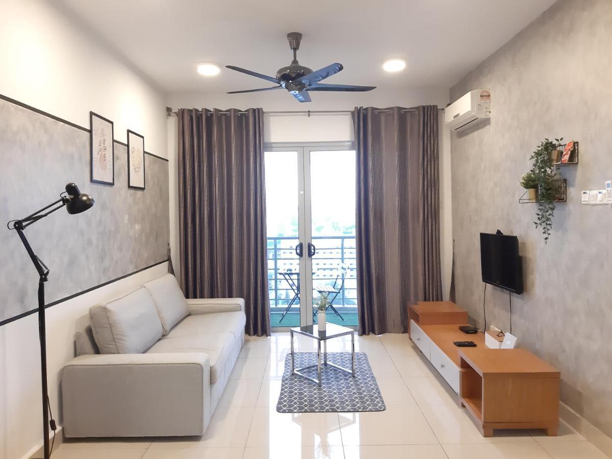 Residensi Flora Apartment Seri Kembangan Ngoại thất bức ảnh