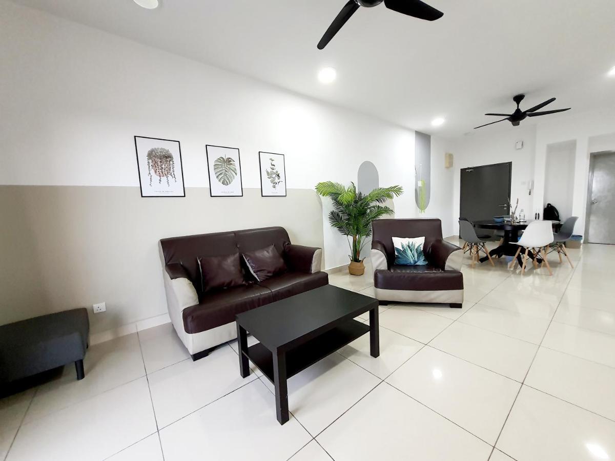 Residensi Flora Apartment Seri Kembangan Ngoại thất bức ảnh