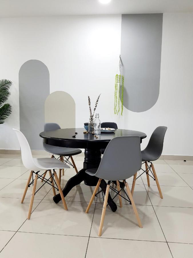 Residensi Flora Apartment Seri Kembangan Ngoại thất bức ảnh