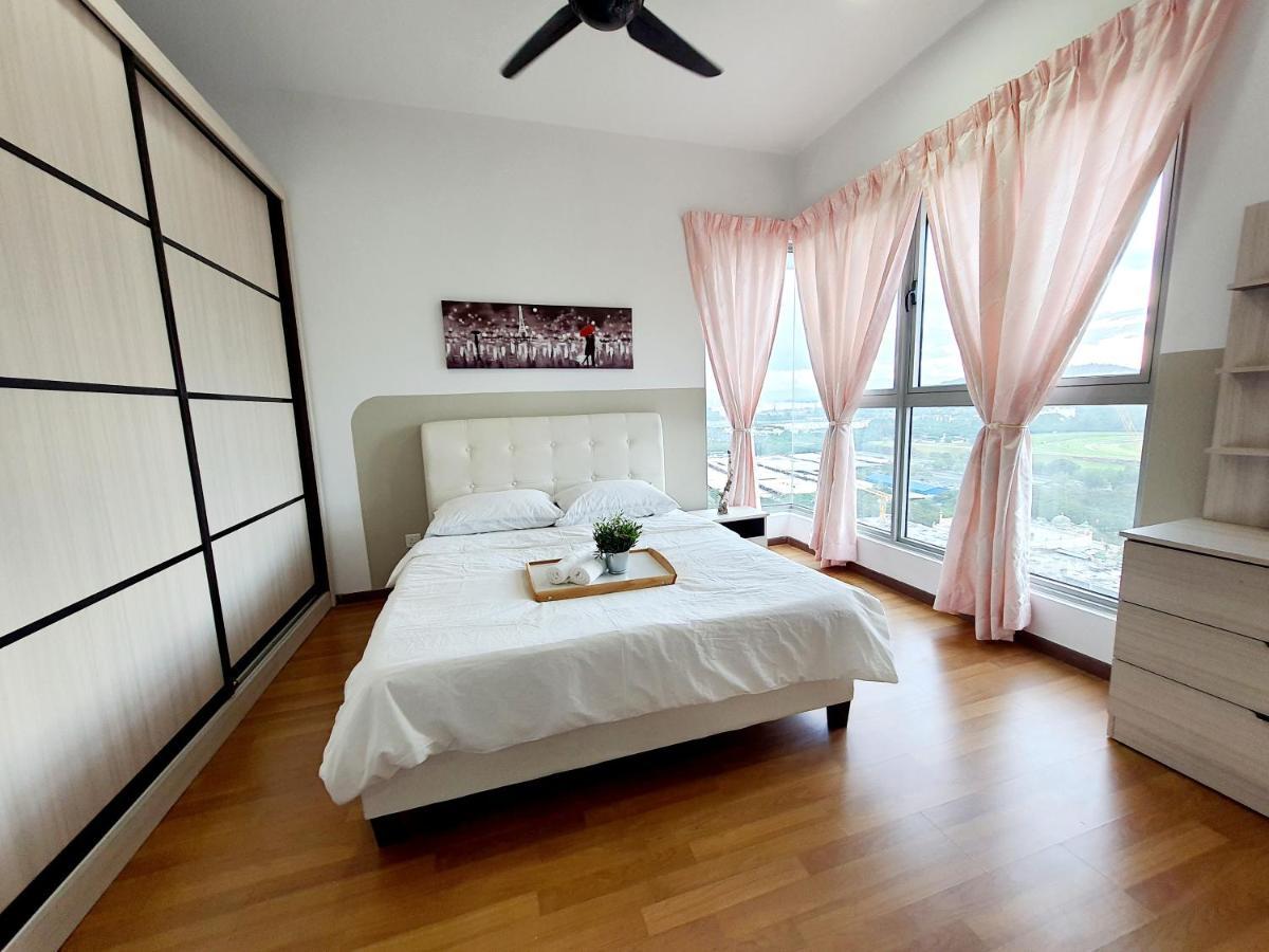 Residensi Flora Apartment Seri Kembangan Ngoại thất bức ảnh