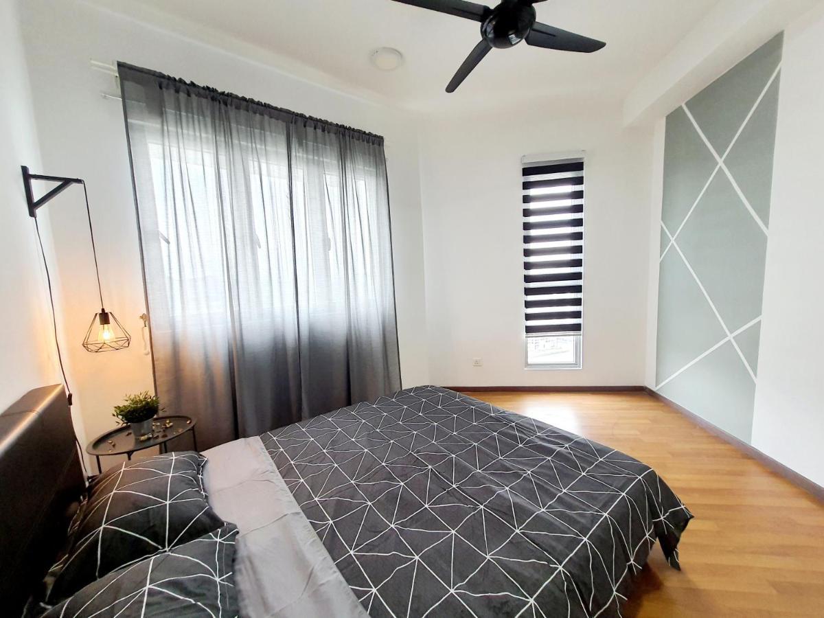 Residensi Flora Apartment Seri Kembangan Ngoại thất bức ảnh