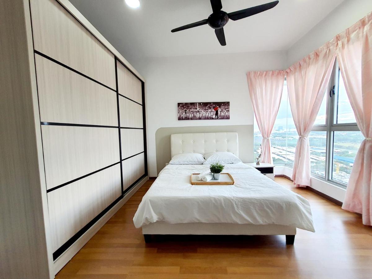 Residensi Flora Apartment Seri Kembangan Ngoại thất bức ảnh