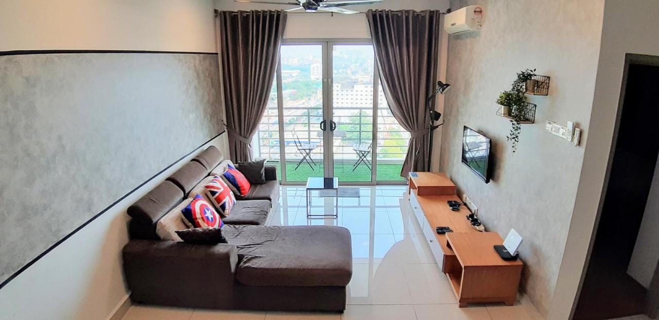 Residensi Flora Apartment Seri Kembangan Ngoại thất bức ảnh