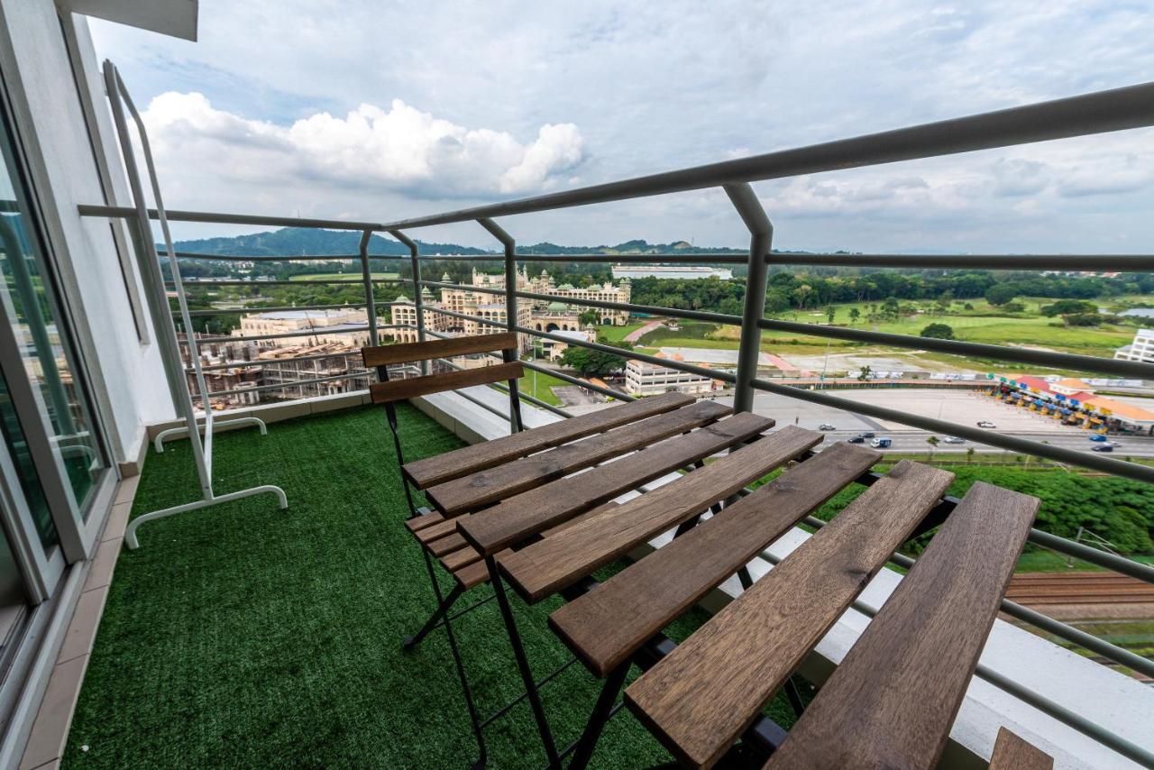 Residensi Flora Apartment Seri Kembangan Ngoại thất bức ảnh